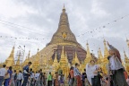 Birmanie : Rangoon, la pagode Shwedagon.