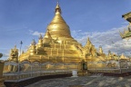 Myanmar : Mandalay, la pagode Sandamuni.