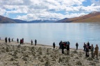 Tibétains près du Lac Yamzho Yumco.