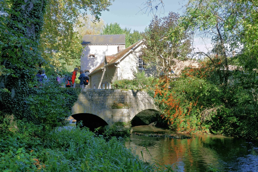 Randonnée autour de Yèvre le Chatel.