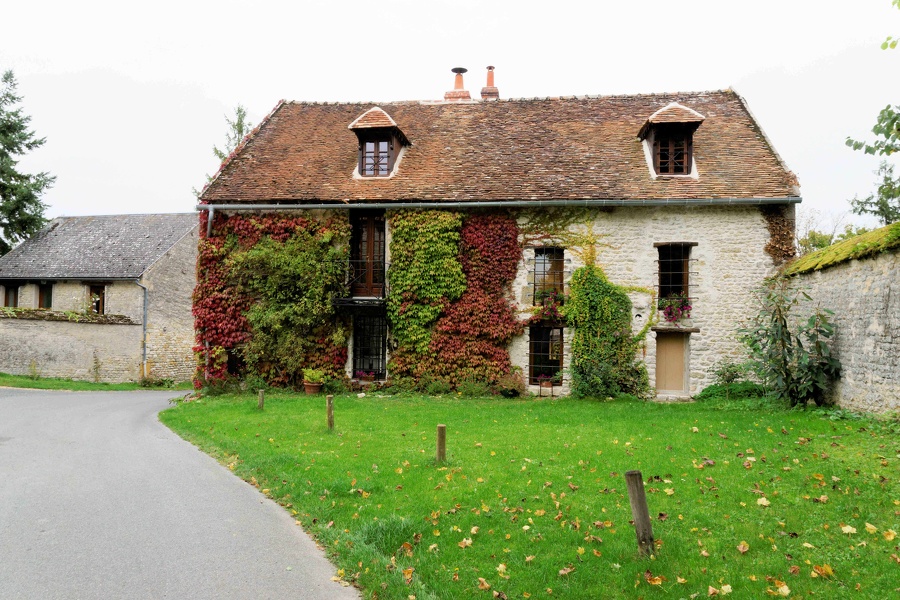 Yèvre le Chatel.