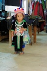Marché à Phonsavan, enfant Hmong.