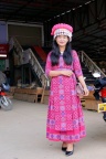 Marché à Phonsavan, jeune femme Hmong.