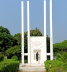 Monument aux combatants des Indes Françaises mort port la Patrie.