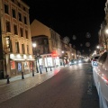 Dans les rues la nuit.