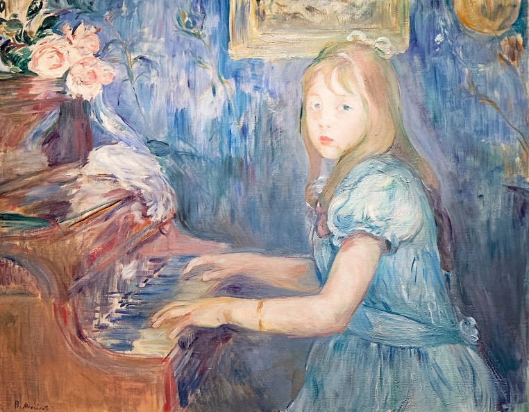 051 Lucie Léon au piano.jpg