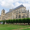 Cathédrale Saint Etienne vue du jardin de l'Archenêché.