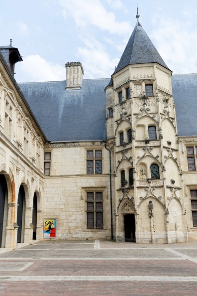  Hôtel des Échevins - Musée Estève.