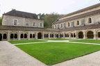 Abbaye de Fontenay. Le cloitre. 