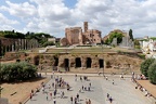 Le Podium du Temple de Vénus et de Rome.